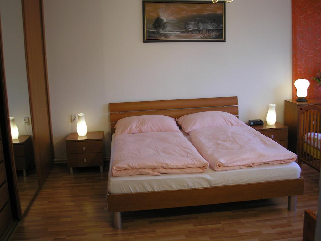 Up To 17 Pressburg